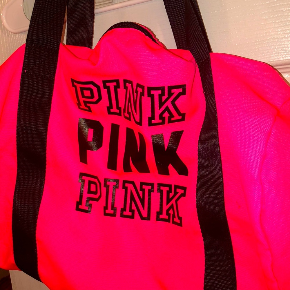 VSpink duffle bag
